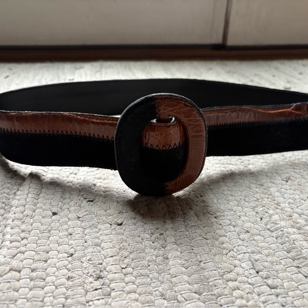 Milor Black and Brown Leather Belt with Circular Buckle